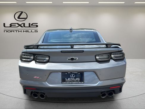 Used 2020 Chevrolet Camaro SS RWD image 7