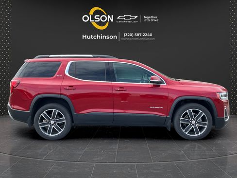Certified 2021 GMC Acadia SLT w/ Premium Package AWD/4WD image 17