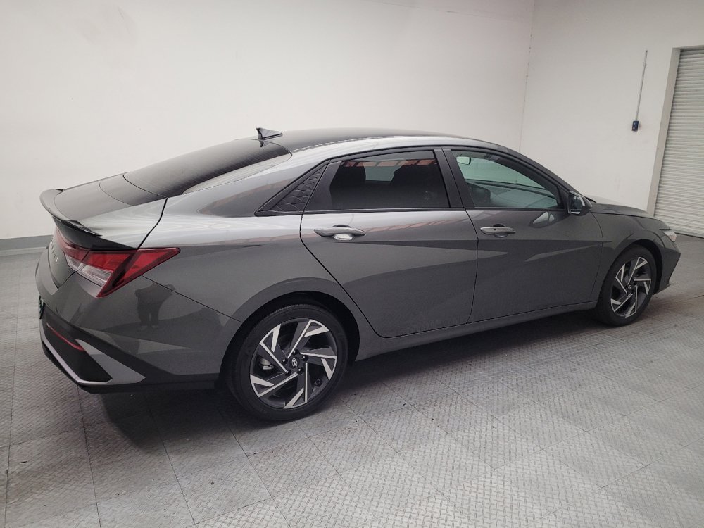 Used 2025 Hyundai Elantra Sport FWD image 10