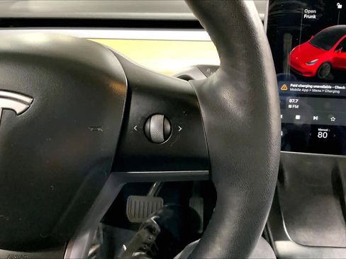 Used 2021 Tesla Model Y Long Range image 24