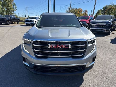 Used 2025 GMC Acadia Elevation FWD image 8