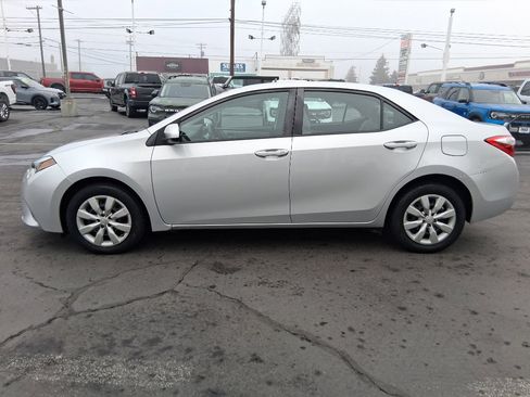 Used 2015 Toyota Corolla LE image 6