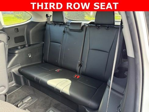 Used 2023 Toyota Highlander Limited AWD/4WD image 13
