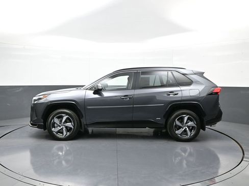 New 2025 Toyota RAV4 SE image 9