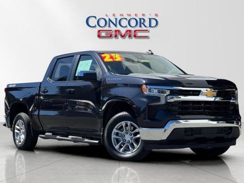 Used 2023 Chevrolet Silverado 1500 LT AWD/4WD image 2
