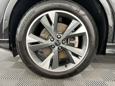 Used 2024 Audi Q4 e-tron Premium Plus w/ Premium Plus image 35