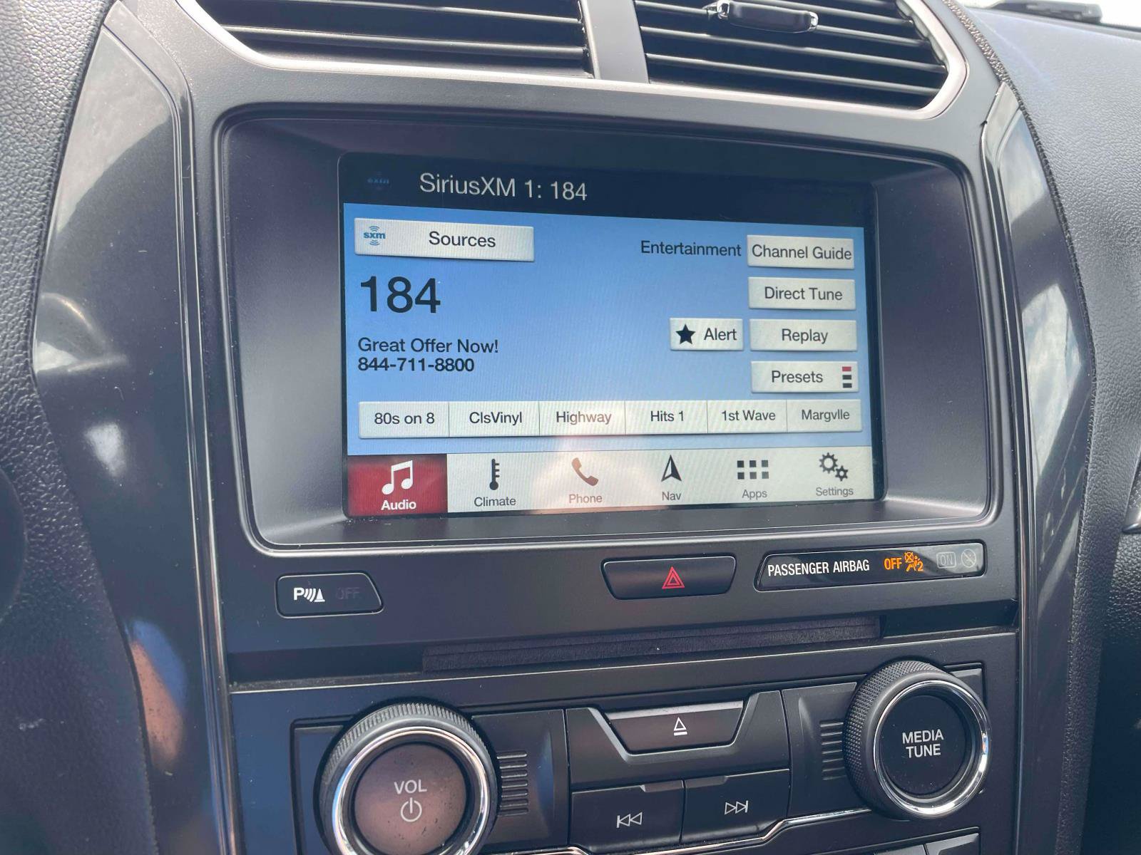 Used 2017 Ford Explorer XLT w/ Equipment Group 202A AWD/4WD image 19