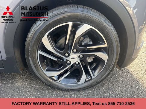 Used 2023 Chevrolet Bolt LT w/ Infotainment Package image 4