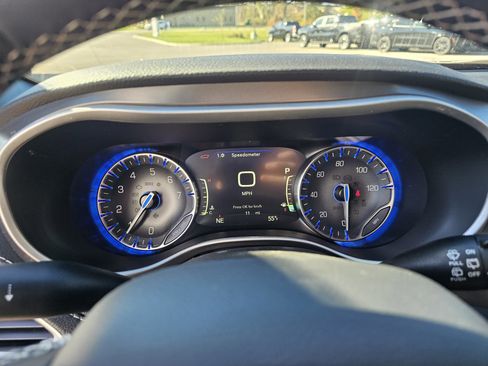 New 2026 Chrysler Pacifica Select image 5