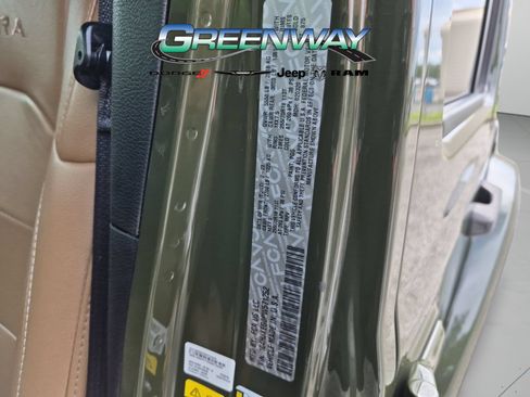 Used 2023 Jeep Wrangler Unlimited Sahara AWD/4WD image 30