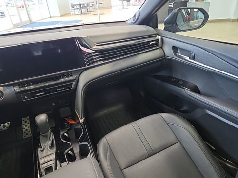 Used 2025 Toyota Camry XSE image 18