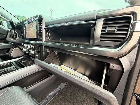 Used 2024 Ford F250 Lariat w/ Sport Appearance Package AWD/4WD image 30