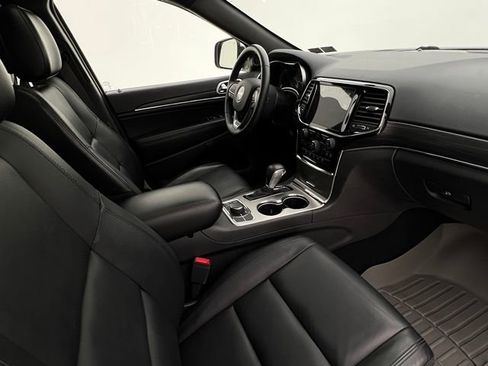 Used 2019 Jeep Grand Cherokee Limited AWD/4WD image 14