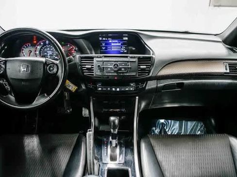 Used 2016 Honda Accord Sport image 11