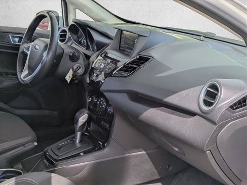Used 2014 Ford Fiesta SE w/ Equipment Group 201A FWD image 21