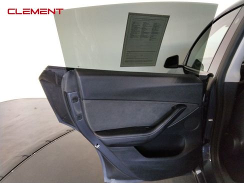 Used 2021 Tesla Model Y Long Range image 21