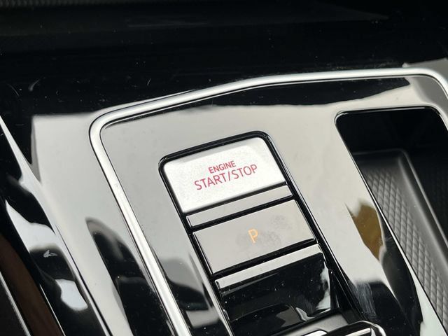 Used 2024 Volkswagen GTI SE FWD image 31