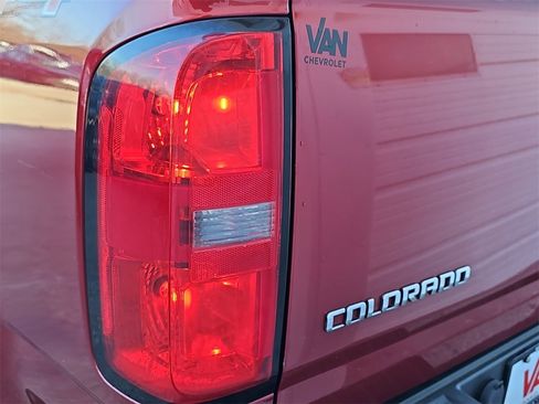 Used 2015 Chevrolet Colorado LT w/ LT Convenience Package image 32