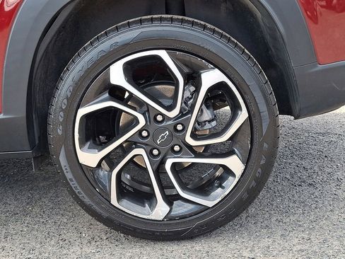 Used 2024 Chevrolet Trax RS w/ Driver Confidence Package image 32