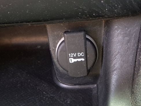 Used 2016 Dodge Charger SXT image 24
