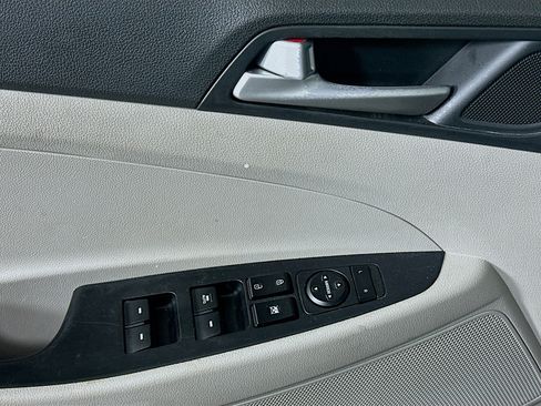 Used 2020 Hyundai Tucson Value FWD image 15