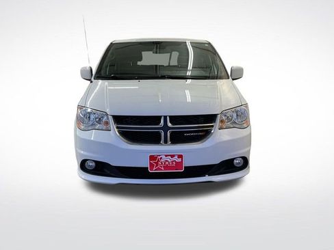Used 2020 Dodge Grand Caravan SE FWD image 2
