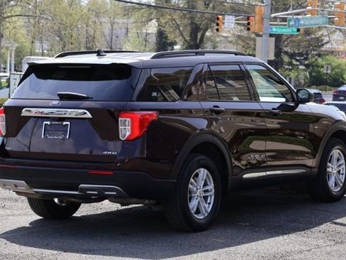 Certified 2022 Ford Explorer XLT w/ Equipment Group 202A image 5