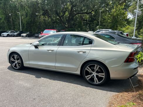 Used 2022 Volvo S60 B5 Inscription w/ Advanced Package AWD/4WD image 6