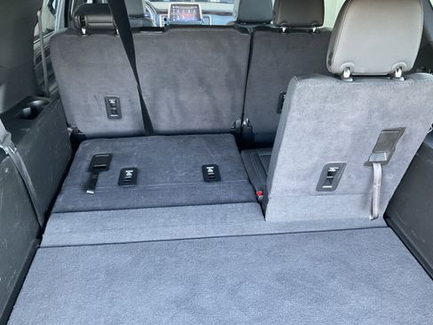 Used 2024 Chevrolet Suburban LT image 43