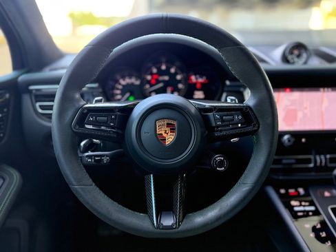 Used 2022 Porsche Macan GTS AWD/4WD image 23