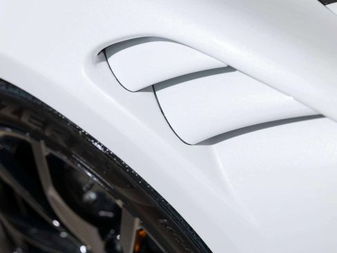 Used 2024 McLaren Artura image 12