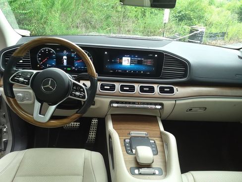 Certified 2022 Mercedes-Benz GLS 450 4MATIC image 24