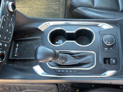 Used 2021 Chevrolet Traverse Premier image 19