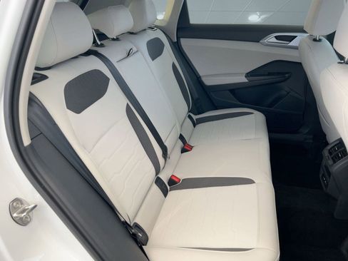 New 2026 Volkswagen Taos SE image 26