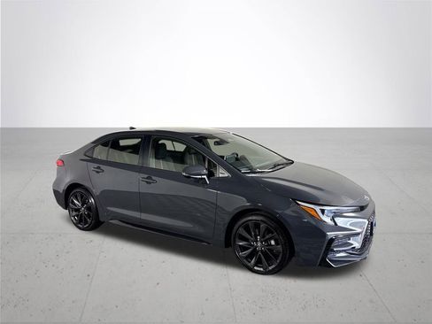 Used 2026 Toyota Corolla SE w/ SE Package image 4