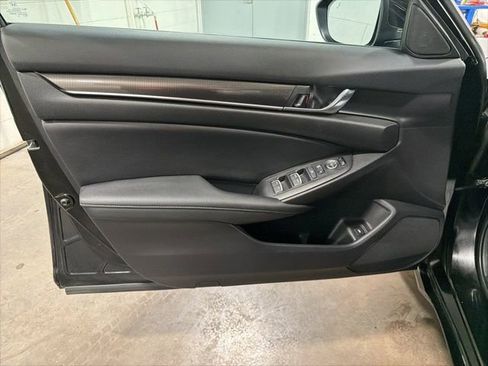 Used 2022 Honda Accord Sport image 7