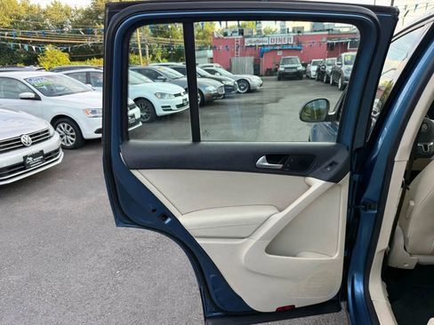 Used 2017 Volkswagen Tiguan S image 42