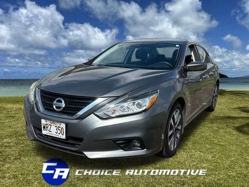 Used 2017 Nissan Altima 2.5 SV image 1