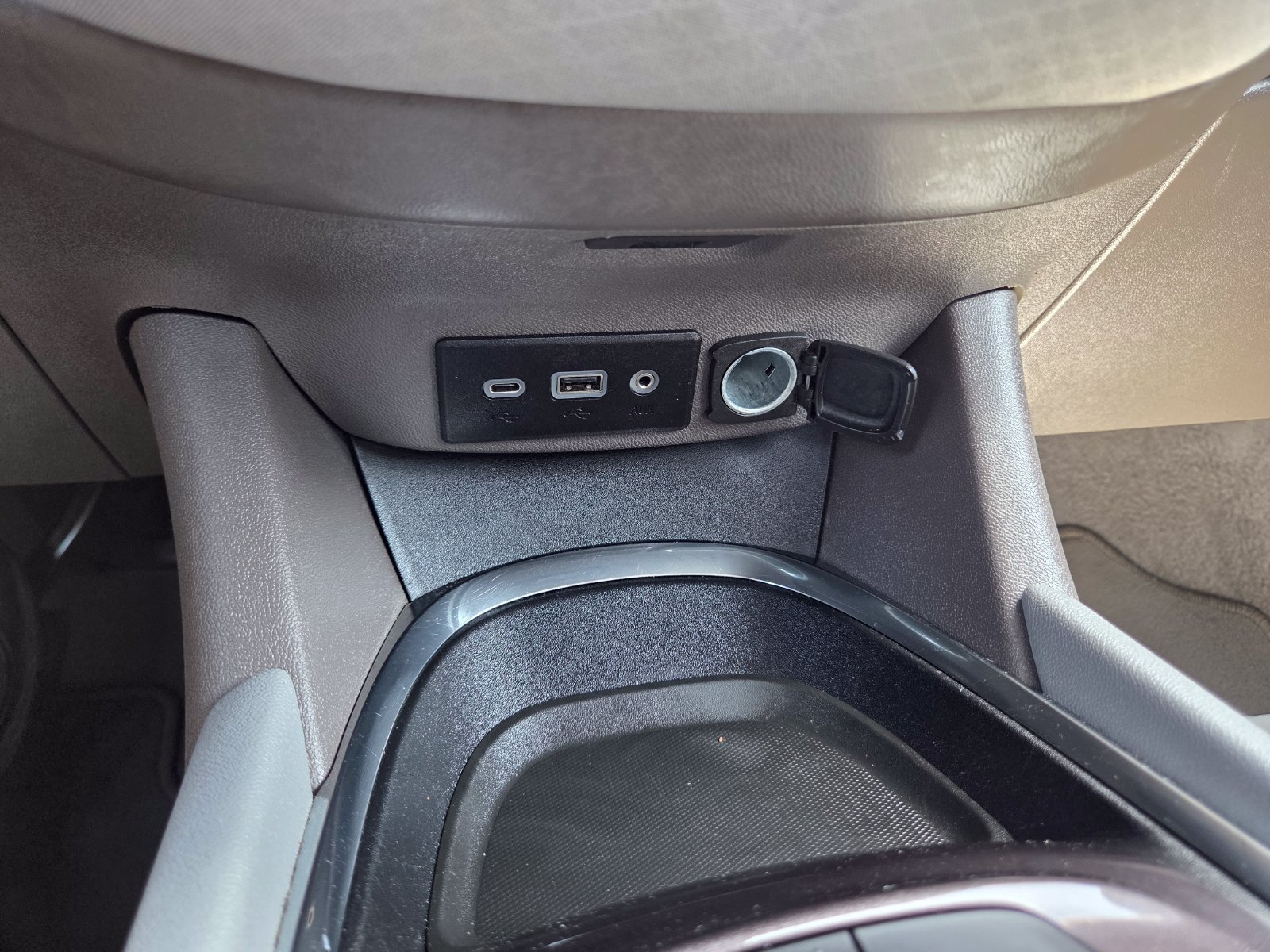 Used 2024 Chevrolet Malibu LT FWD image 35