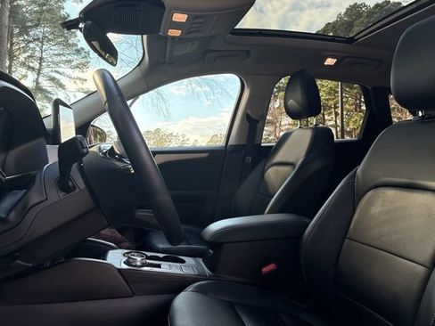 Used 2022 Ford Escape SEL image 21