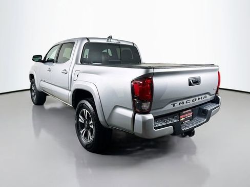 Used 2019 Toyota Tacoma TRD Sport image 8