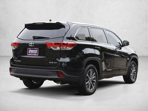 Used 2018 Toyota Highlander XLE AWD/4WD image 5