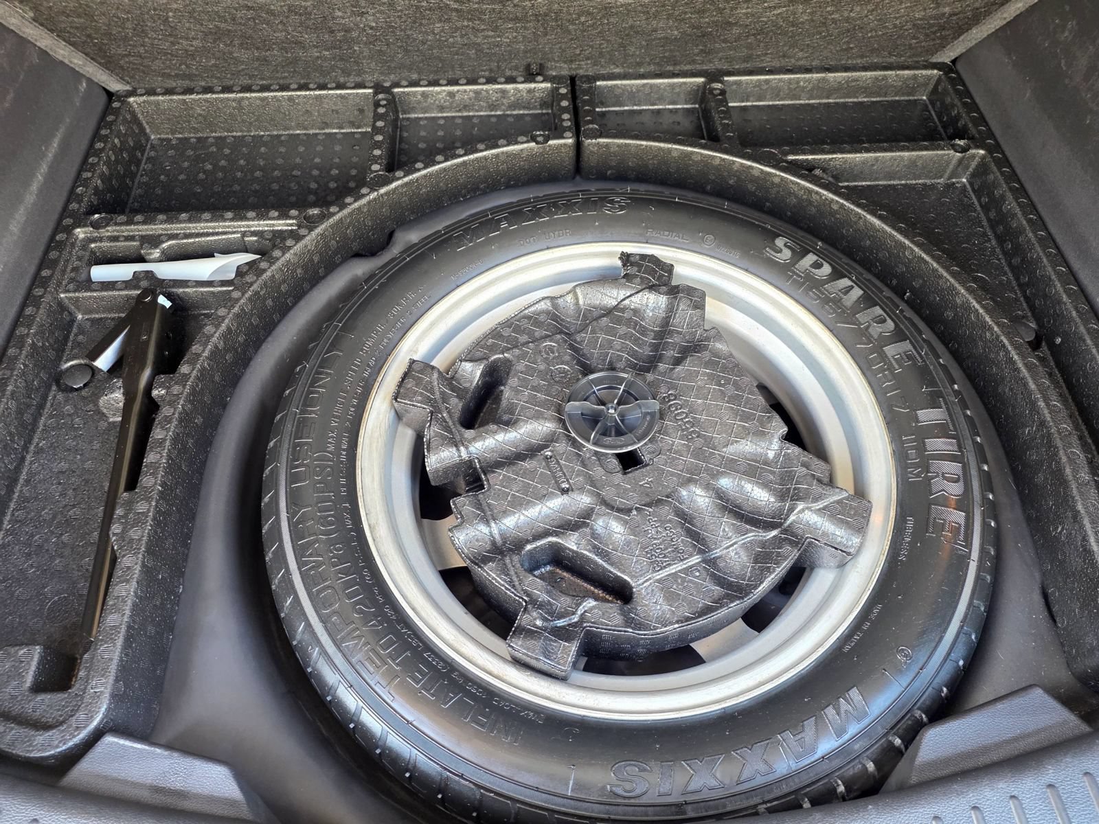 Used 2016 Ford Escape SE w/ Equipment Group 201A FWD image 36