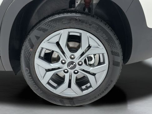 Used 2026 Kia Seltos LX AWD/4WD image 8