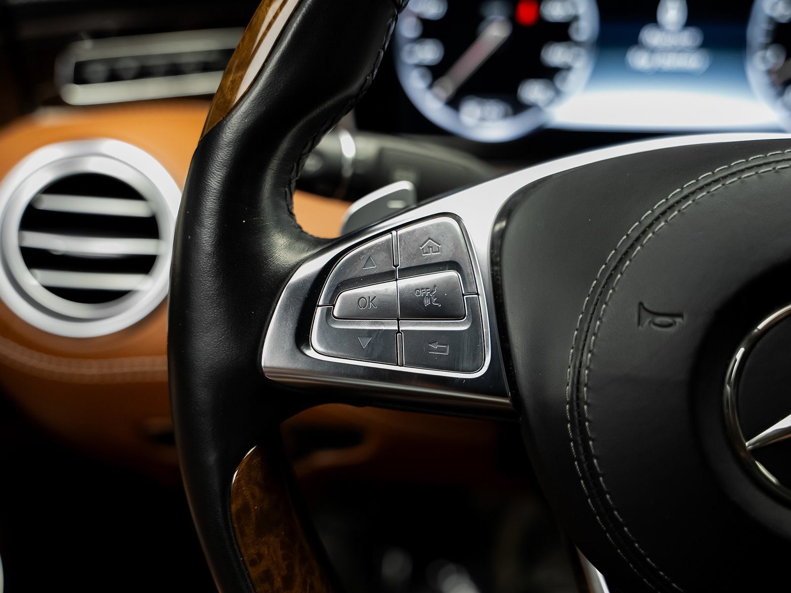 Used 2015 Mercedes-Benz S 550 4MATIC Coupe image 44