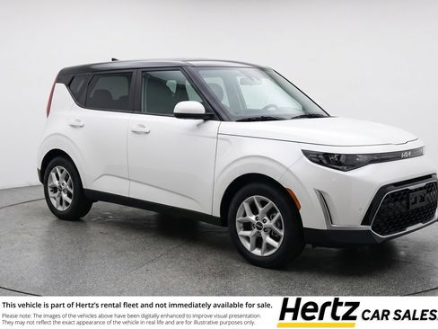 Used 2025 Kia Soul LX w/ LX Technology Package FWD image 1