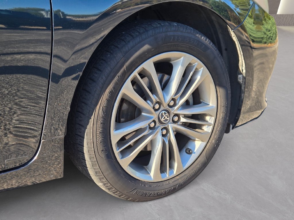 Used 2017 Toyota Camry SE FWD image 10