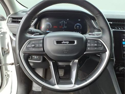 Used 2022 Jeep Grand Cherokee L Laredo w/ Luxury Tech Group I image 23