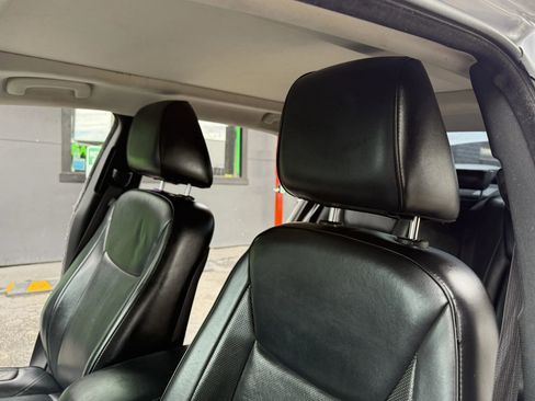 Used 2016 Chrysler 300 C w/ Safetytec Plus Group AWD/4WD image 11