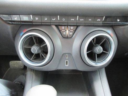 Certified 2021 Chevrolet Blazer LT AWD/4WD image 31